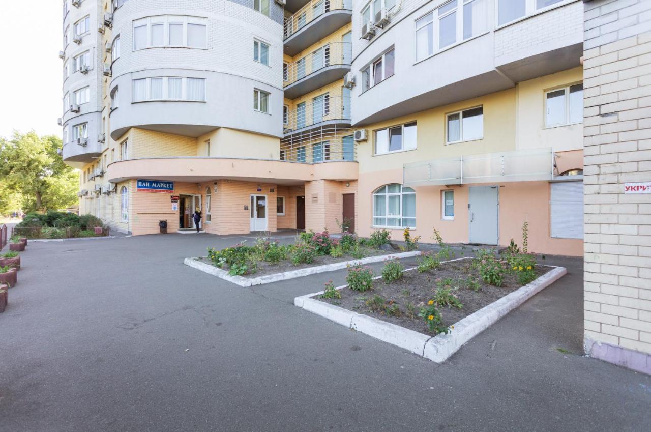 Apartments On Darnitsa Kiev Esterno foto
